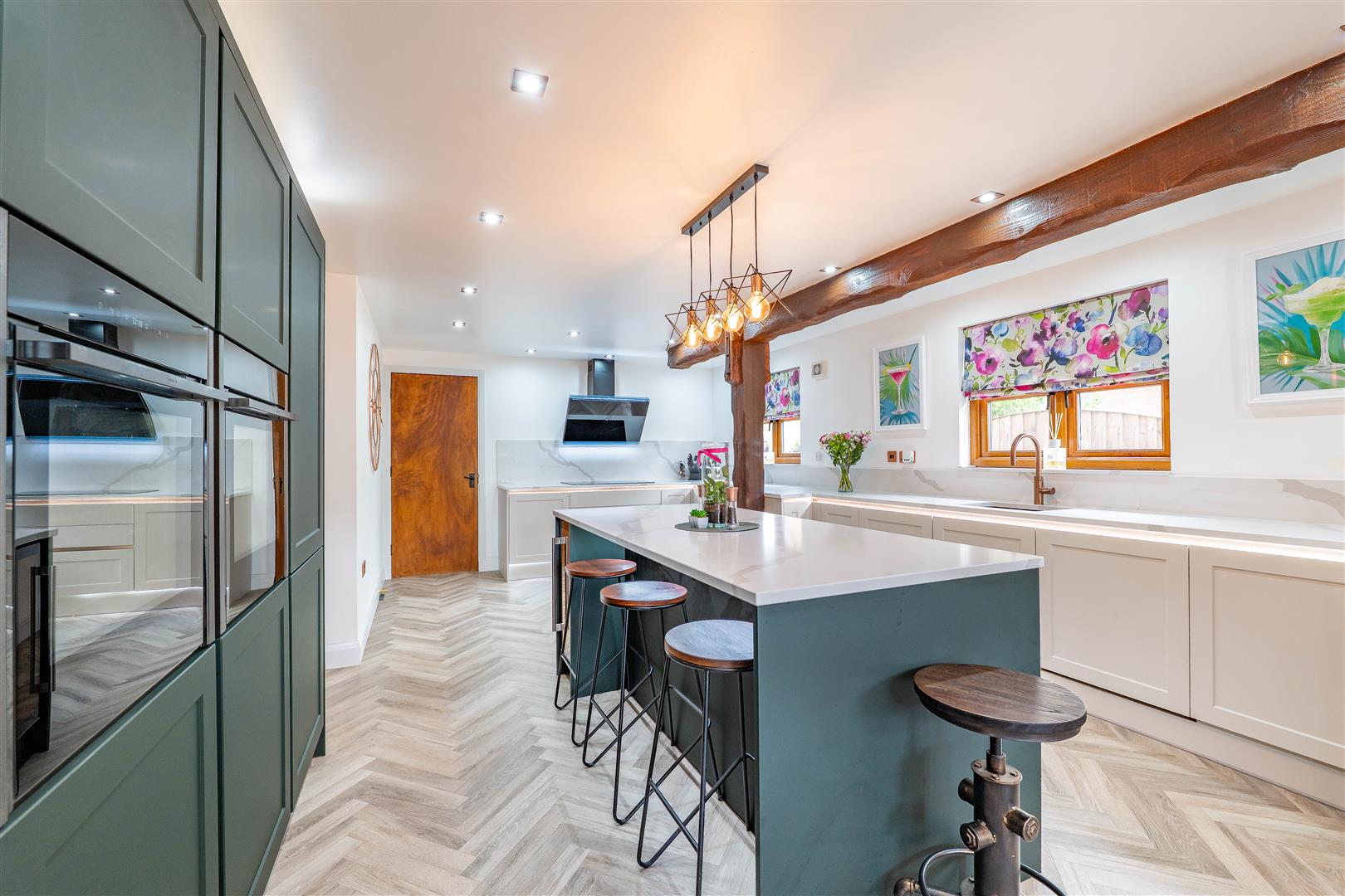 5 bed property in Hesketh Lane, Preston